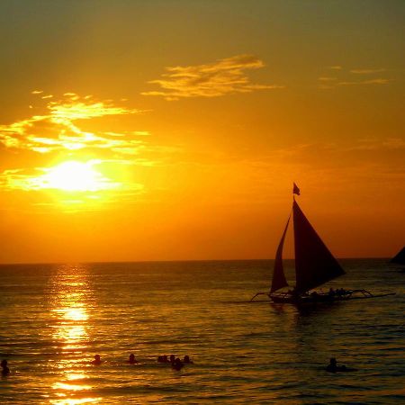 Oasis Resort And Spa Boracay Exterior foto